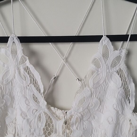 NWT Free People White S Adella Bralette Crop Top Crochet Embroider Lace Eyelet - Picture 4 of 12